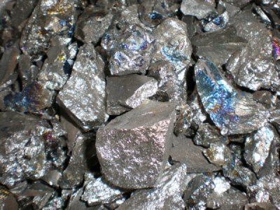 Alliages de titane, de cuivre, de chrome et de zirconium